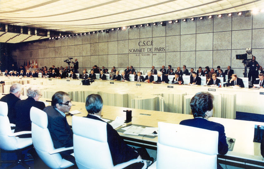 Парижский саммит СБСЕ. Вид зала. Среди участников М.С. Горбачев и Э.А. Шеварднадзе