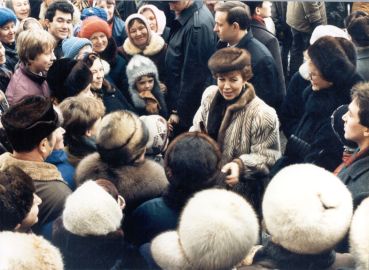 Р.М. Горбачева во время посещения Мурманска (1987)
