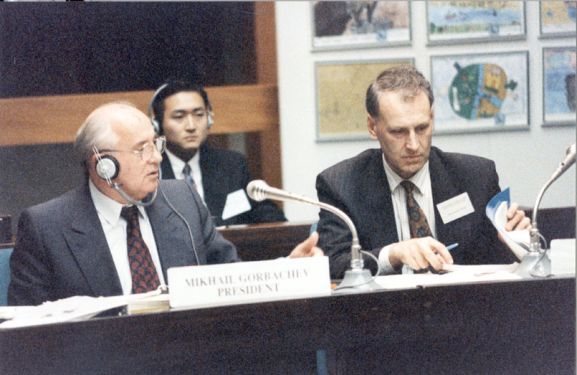 М.С. Горбачев и С.И. Барановский. Учредительная конференция Международного Зеленого Креста. Киото, Япония.